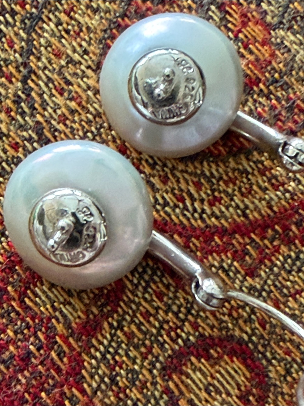 Exquisite delicate sterling silver pierced pearl earrings - Picture 7 of 11